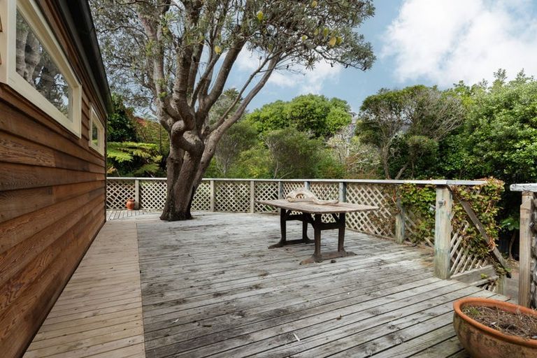 Photo of property in 14 Whanake Street, Titahi Bay, Porirua, 5022