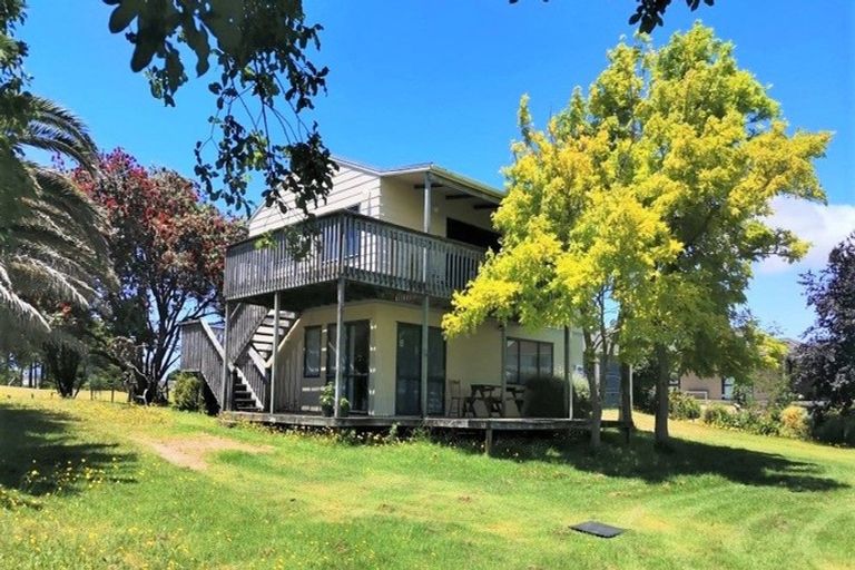 Photo of property in 34 Manaia View Road, One Tree Point, 0118