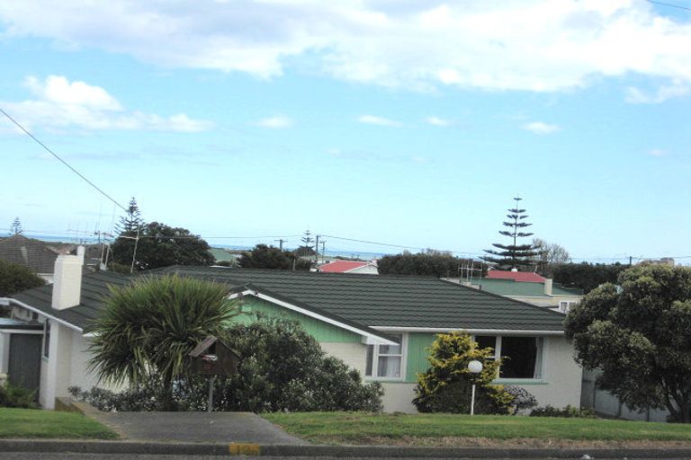 Photo of property in 12 Kowhai Street, Castlecliff, Whanganui, 4501