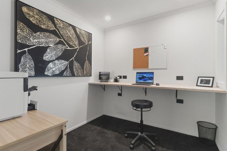 Photo of property in High Street South, Carterton, 5713