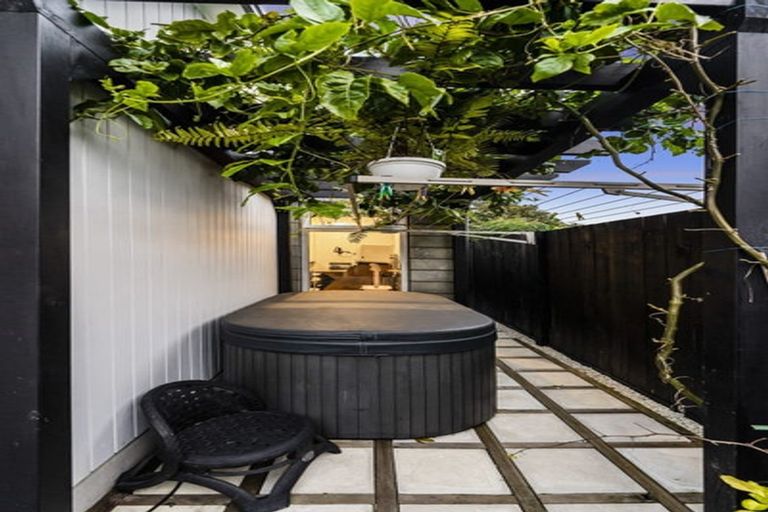 Photo of property in 5 Fenchurch Street, Glen Innes, Auckland, 1072