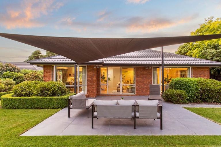 Photo of property in 317 Gardiners Road, Harewood, Christchurch, 8051