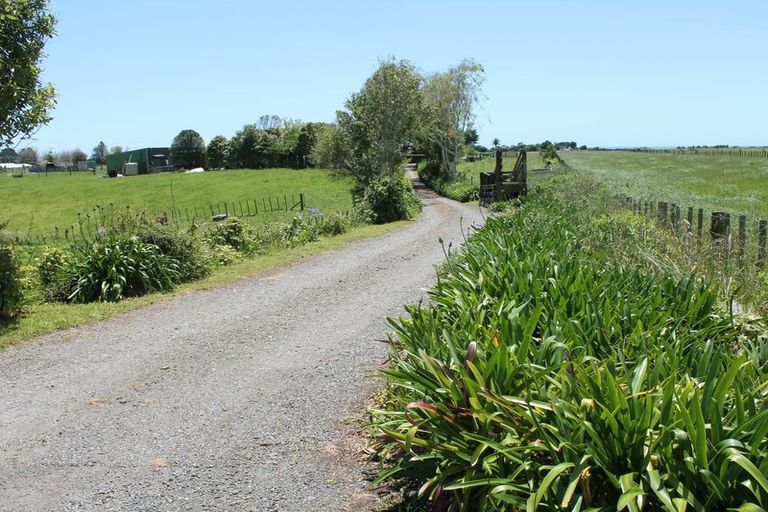 Photo of property in 787 Main North Road, Motunui, Waitara, 4383