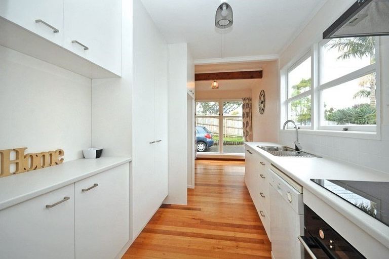 Photo of property in 19 Matama Road, Glen Eden, Auckland, 0602