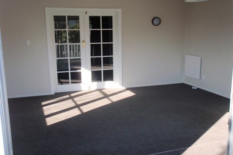 Photo of property in 28 Otara Street, Ilam, Christchurch, 8053