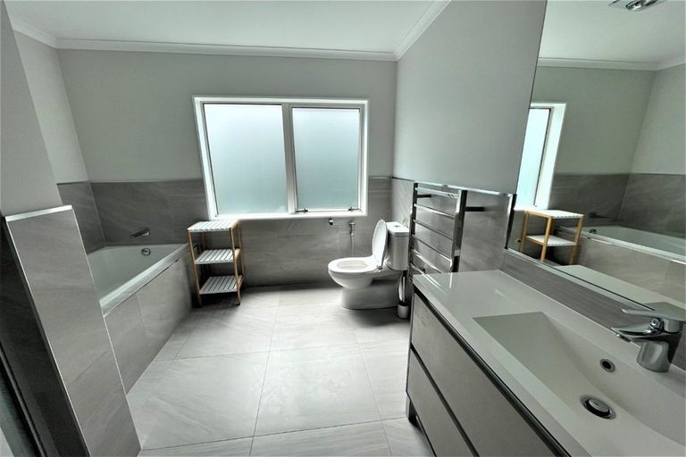 Photo of property in 15 Purei Lane, Massey, Auckland, 0614