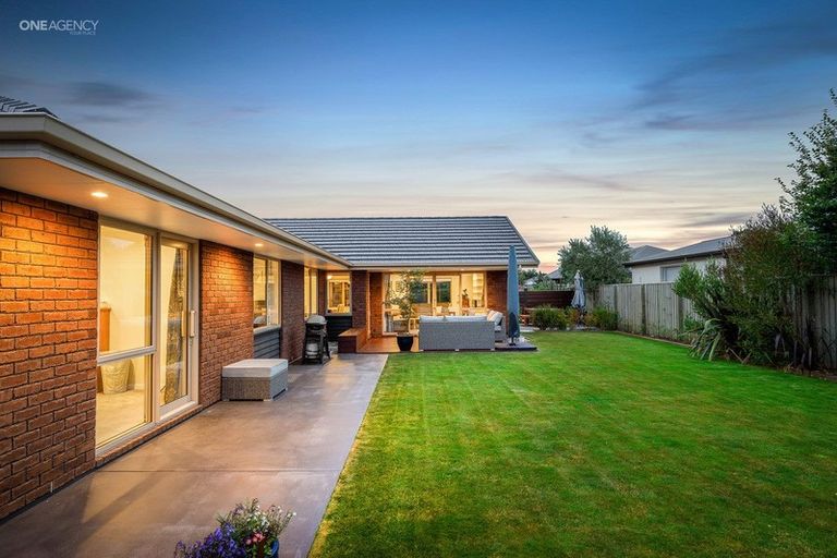 Photo of property in 8 Amy Place, Rangiora, 7400