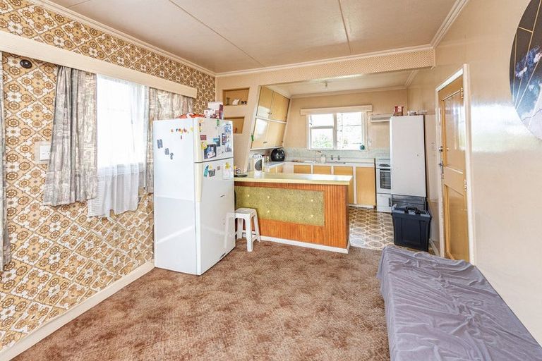 Photo of property in 4 Tongariro Street, Castlecliff, Whanganui, 4501