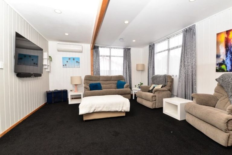 Photo of property in 50 Poaka Avenue, Dinsdale, Hamilton, 3204