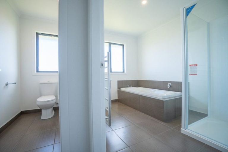 Photo of property in 33 Silicon Way, Fitzherbert, Palmerston North, 4410