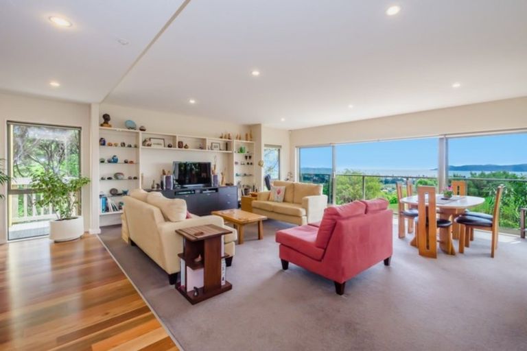 Photo of property in 2 Ocean Vista Lane, Paraparaumu, 5032