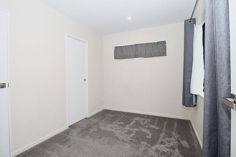 Photo of property in 4 Fruitvale Road, New Lynn, Auckland, 0600