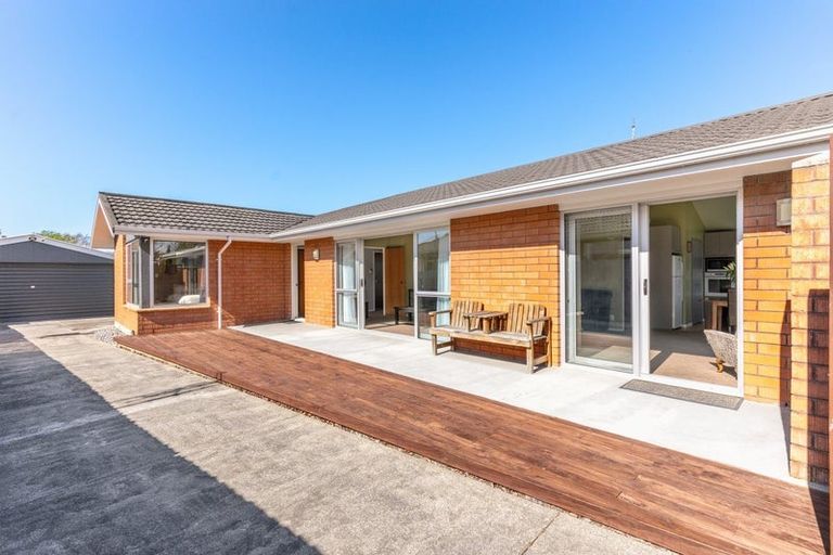 Photo of property in 61 Karnak Crescent, Russley, Christchurch, 8042