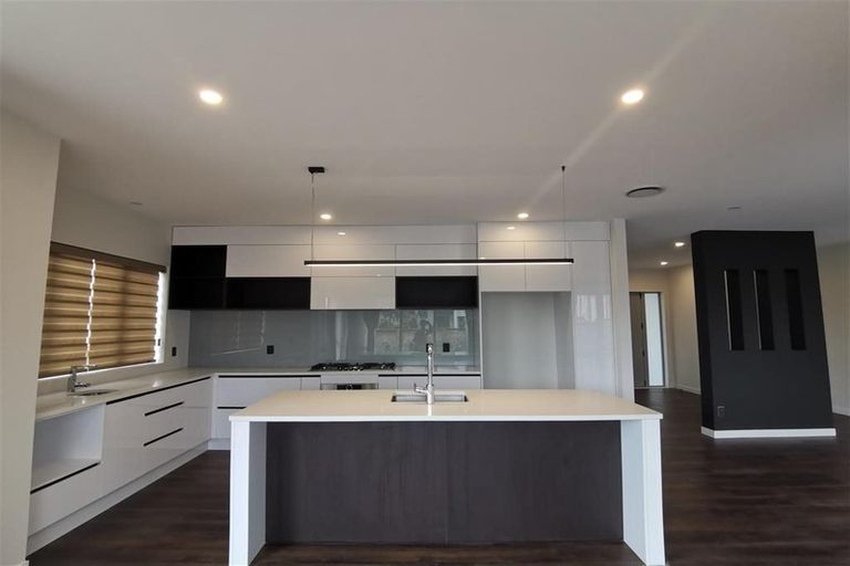 Photo of property in 46 Te Oneroa Way, Long Bay, Auckland, 0630