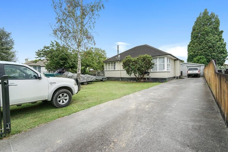 Photo of property in 50 Sare Crescent, Fairfield, Hamilton, 3214