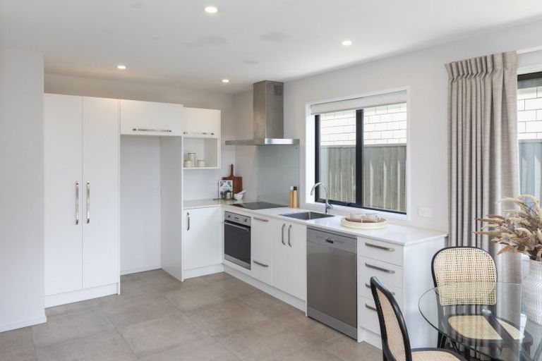 Photo of property in 5 Piripiri Place, Broomfield, Christchurch, 8042