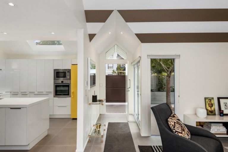 Photo of property in 21 Conference Street, Christchurch Central, Christchurch, 8013