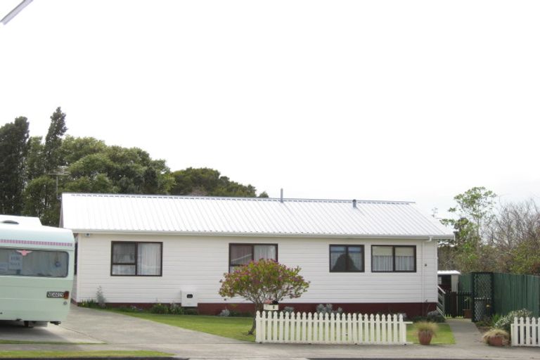 Photo of property in 3 Cassia Place, Bell Block, New Plymouth, 4312