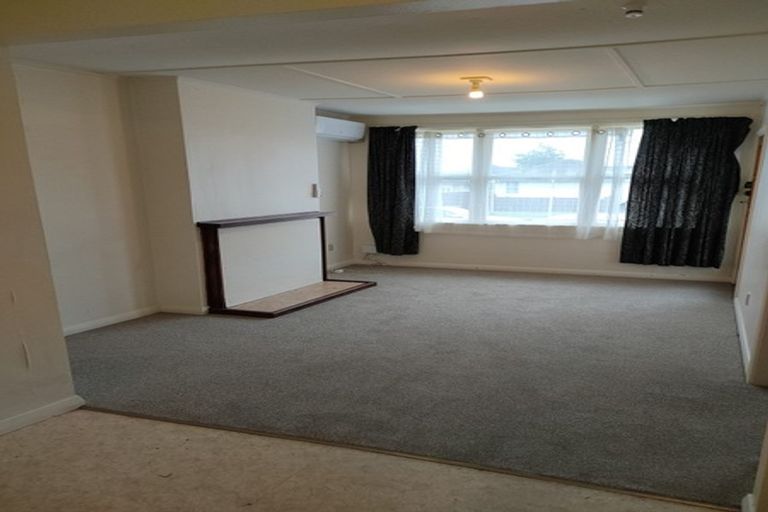 Photo of property in 82-88 Strand Crescent, Naenae, Lower Hutt, 5011