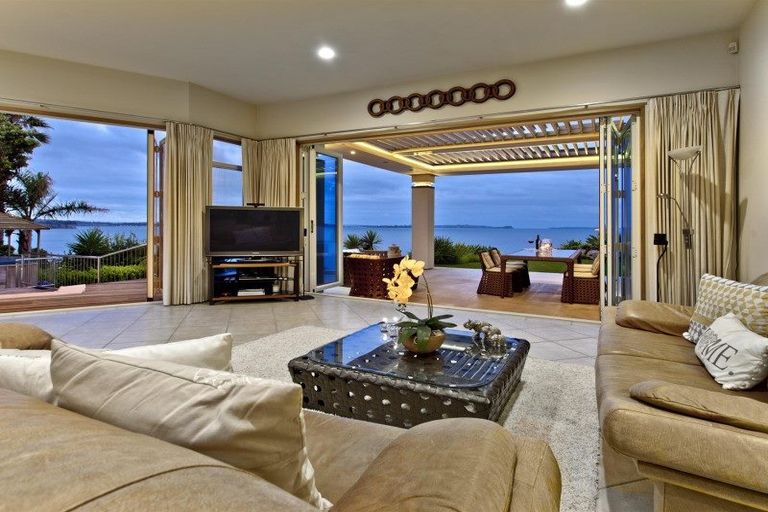 Photo of property in 20 Cliff Road, Torbay, Auckland, 0630