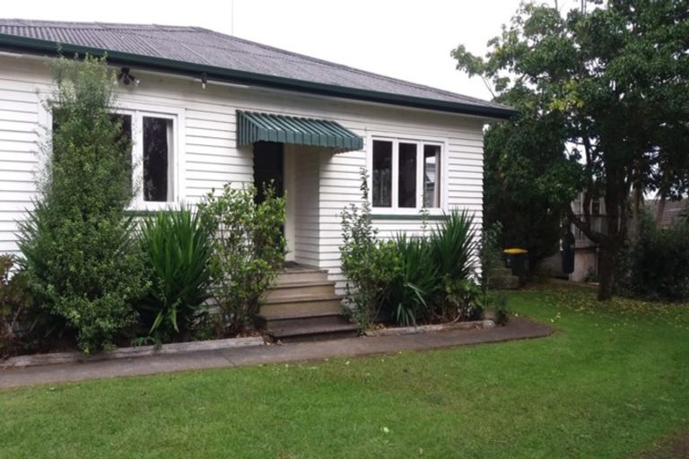 Photo of property in 17 Boyd Avenue, Mangere Bridge, Auckland, 2022