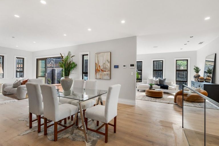 Photo of property in 7 Halcyon Bay Lane, Wainui, 0992