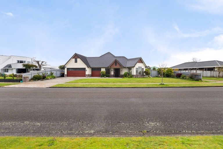 Photo of property in 9 Clearview Drive, Milson, Palmerston North, 4414