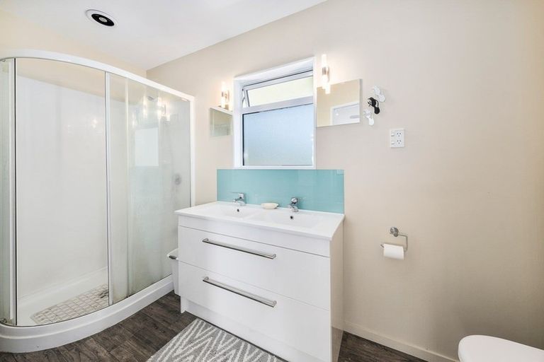 Photo of property in 102 Moana View Road, Waikawa, Picton, 7220