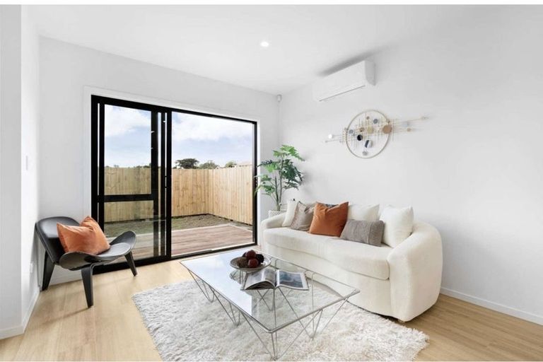 Photo of property in 43 Matakohe Road, Westgate, Auckland, 0814