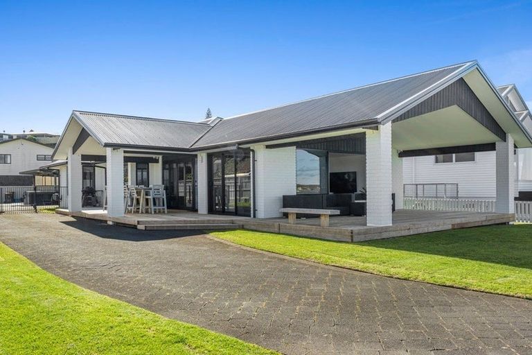 Photo of property in 32 The Esplanade, Omokoroa, 3114