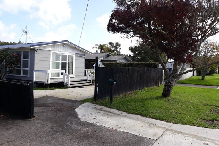 Photo of property in 2/206 Lake Road, Northcote, Auckland, 0627