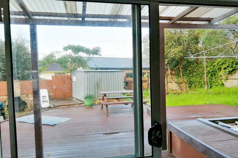 Photo of property in 11 Kingussie Place, Highland Park, Auckland, 2010