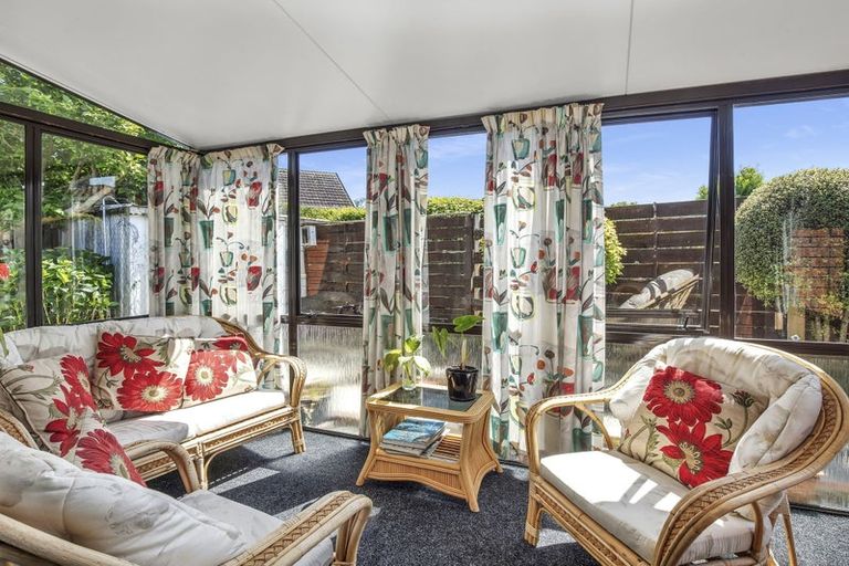 Photo of property in 21a Rosebank Grove, Waikanae, 5036