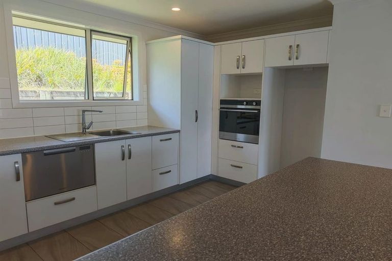 Photo of property in Waterview Estate, 84/4 Greystone Place, Omokoroa, 3114