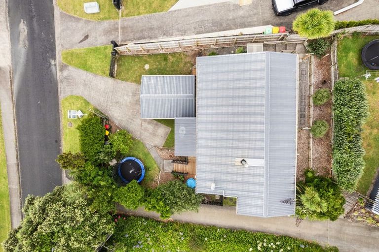 Photo of property in 2/32 Hand Road, Helensville, 0800