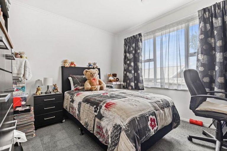 Photo of property in 199 Don Buck Road, Massey, Auckland, 0614