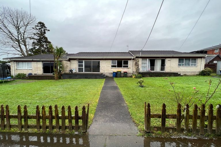 Photo of property in 2/30 Mcleod Road, Henderson, Auckland, 0612