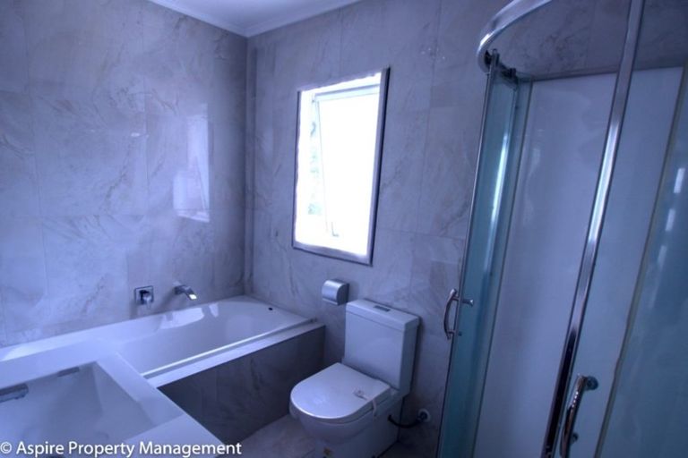 Photo of property in 19a Lynden Avenue, Hillcrest, Auckland, 0627