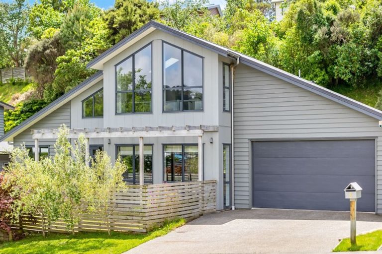 Photo of property in 8 Flotilla Place, Whitby, Porirua, 5024