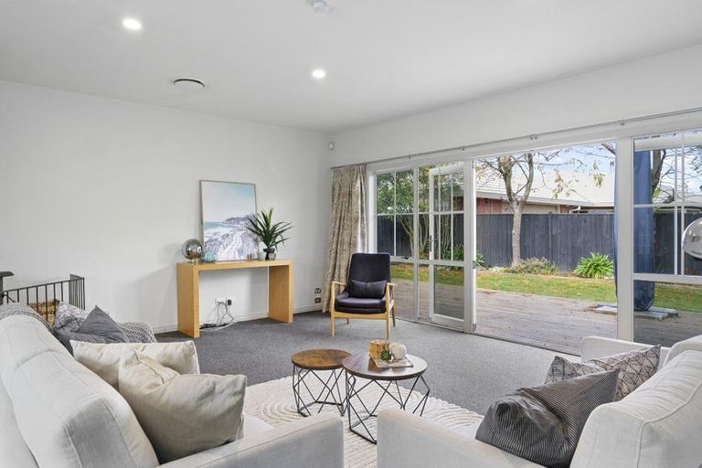 Photo of property in 22 Millcroft Place, Parklands, Christchurch, 8083