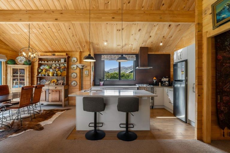 Photo of property in 10 Carlisle Street, Athol, 9793