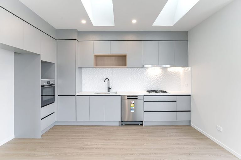 Photo of property in 17 Puwha Street, Massey, Auckland, 0614