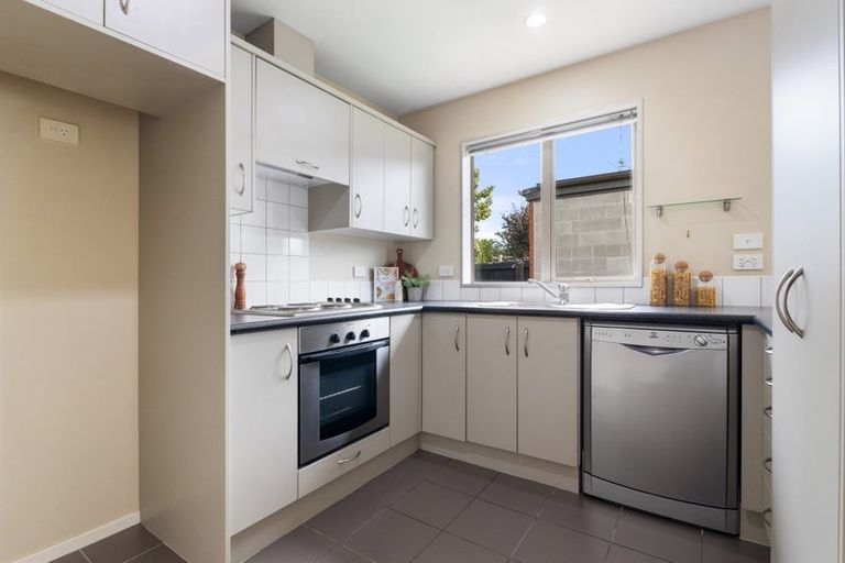 Photo of property in 9/25 Tilford Street, Woolston, Christchurch, 8062