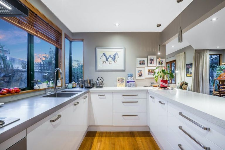 Photo of property in 34 Oroua Street, Eastbourne, Lower Hutt, 5013