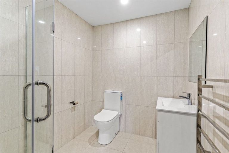 Photo of property in 11 Kirikiri Drive, Papakura, 2110