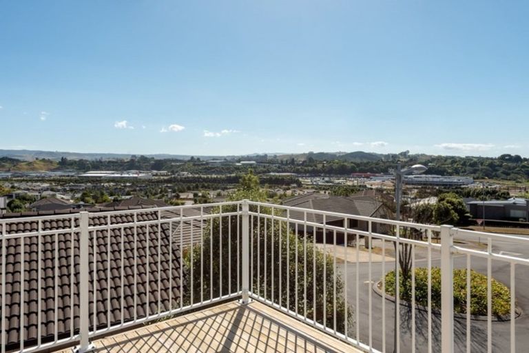 Photo of property in 5 Carex Close, Pyes Pa, Tauranga, 3112