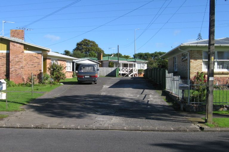 Photo of property in 37 Sandbrook Avenue, Otara, Auckland, 2023