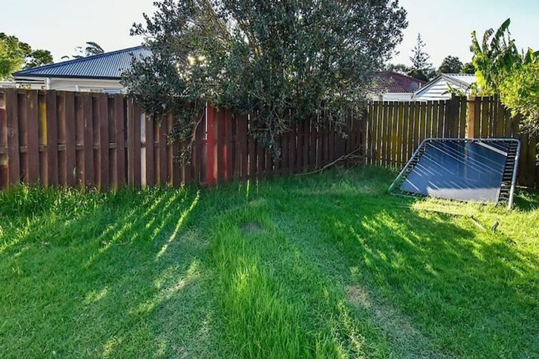 Photo of property in 2/15 Sharland Avenue, Manurewa, Auckland, 2102