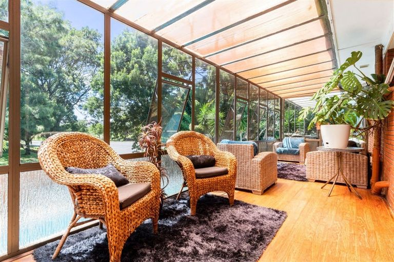 Photo of property in 36 Cascades Road, Pakuranga Heights, Auckland, 2010