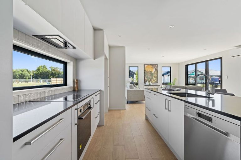 Photo of property in 30 Ruataniwha Avenue, Rangiora, 7400